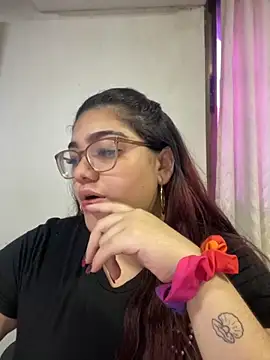 KathyGonzalez online show from September 19, 2025, 11:36 am