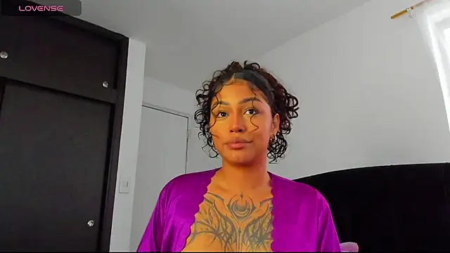 JuliaRose ks online show from May 16, 2026, 8:52 pm