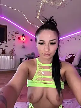 SelenaBee online show from May 28, 2026, 10:54 am