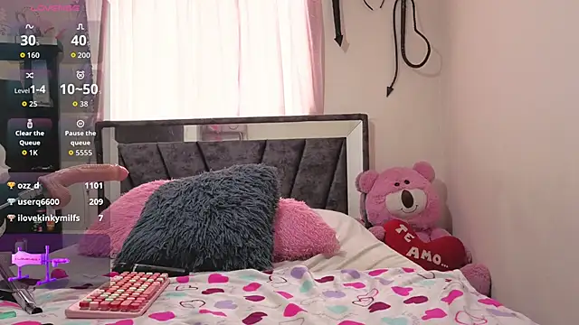 Hotsamantamature online show from February 17, 2026, 6:05 pm