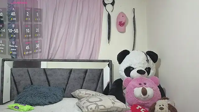 Hotsamantamature online show from October 16, 2025, 10:51 pm