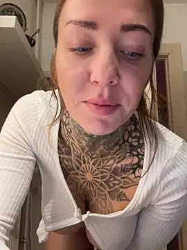 ElenaHaze online show from November 10, 2025, 6:07 am