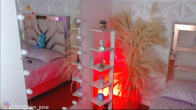 Snapshot of Jonesliam23 chatting on November 30, 2025, 7:14 pm Jonesliam23 online show from November 30, 2025, 7:14 pm