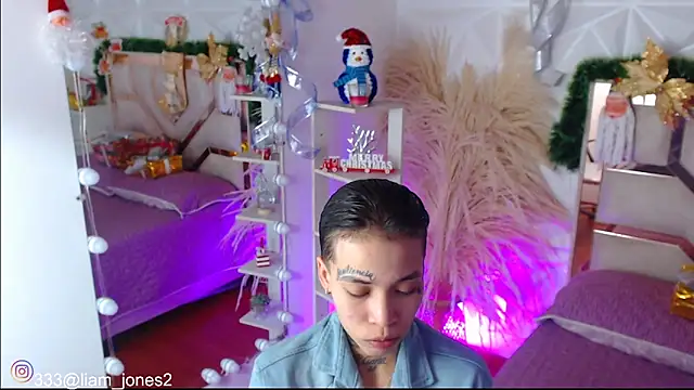 Snapshot of Jonesliam23 chatting on December 16, 2025, 7:29 pm Jonesliam23 online show from December 16, 2025, 7:29 pm
