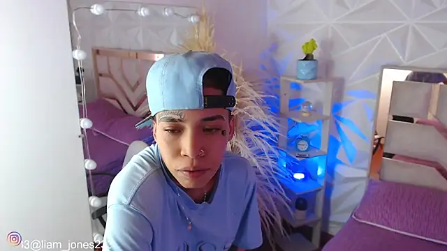 Snapshot of Jonesliam23 chatting on September 18, 2025, 7:17 pm Jonesliam23 online show from September 18, 2025, 7:17 pm