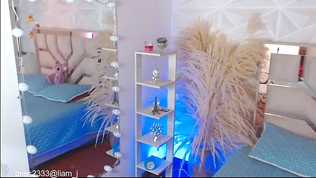 Snapshot of Jonesliam23 chatting on November 22, 2025, 7:13 pm Jonesliam23 online show from November 22, 2025, 7:13 pm