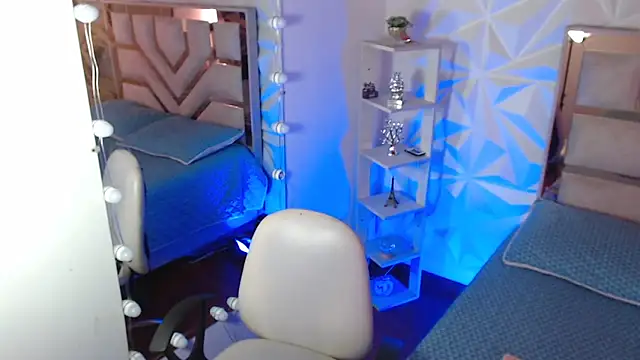 Jonesliam23 online show from April 7, 2026, 7:59 pm