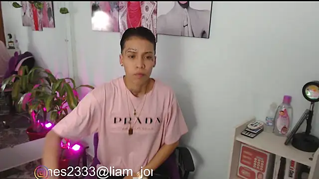 Snapshot of Jonesliam23 chatting on February 8, 2025, 11:02 pm Jonesliam23 online show from February 8, 2025, 11:02 pm