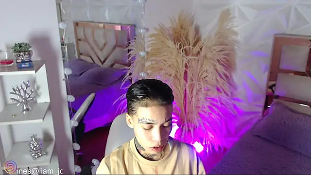 Snapshot of Jonesliam23 chatting on February 1, 2026, 7:01 pm Jonesliam23 online show from February 1, 2026, 7:01 pm