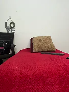 luisa curli online show from April 4, 2026, 11:22 pm