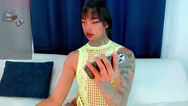 laura sweett120 online show from November 29, 2025, 4:12 am