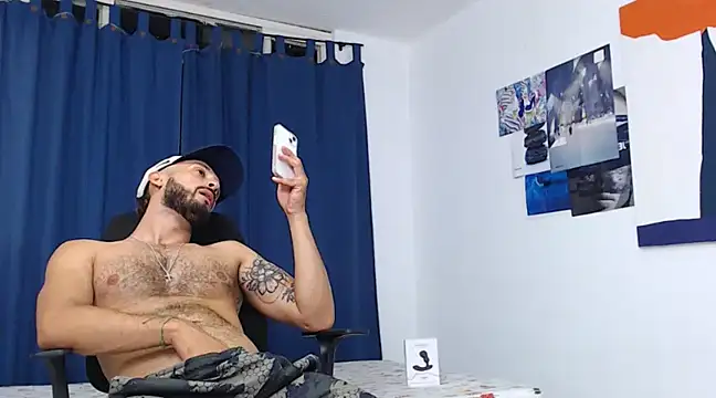 Snapshot of Sanit_Di chatting on December 18, 2024, 9:51 pm Sanit Di online show from December 18, 2024, 9:51 pm