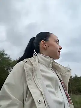 Vanesskaa online show from October 14, 2025, 4:51 pm