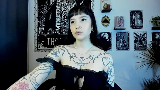 Snapshot of Demongirl6666 chatting on October 15, 2025, 6:05 pm Demongirl6666 online show from October 15, 2025, 6:05 pm