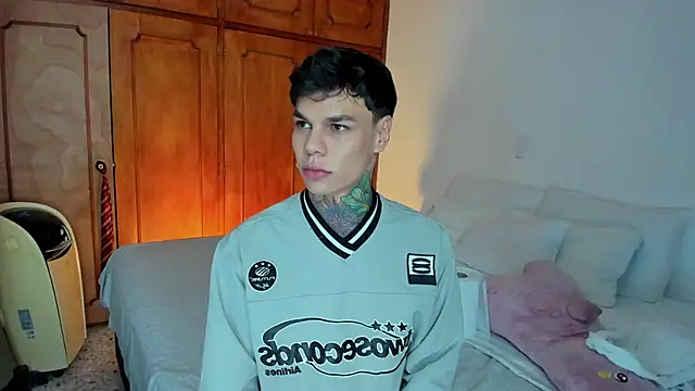 Jordyrodriiguez online show from December 19, 2024, 6:56 pm