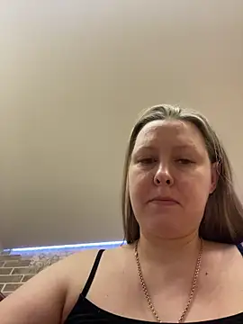 ISSexy online show from February 20, 2026, 2:41 am