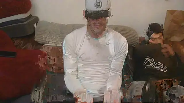 FrankieKentucky online show from October 27, 2025, 1:23 pm