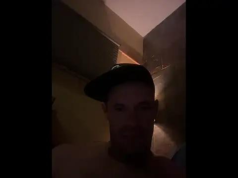 FrankieKentucky online show from August 3, 2026, 4:09 am