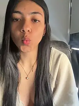 Liissa cute  online show from April 22, 2026, 8:04 pm