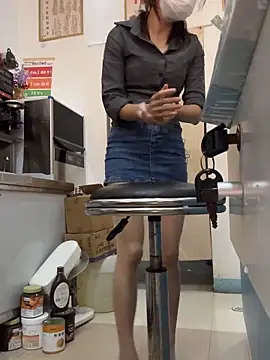 andii-1 online show from September 30, 2025, 2:06 am