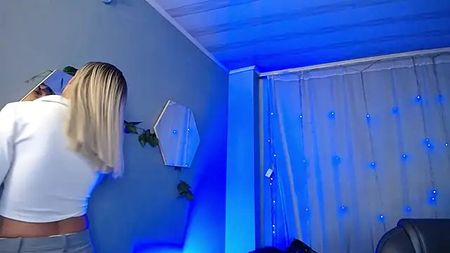 peyton golden1 online show from November 15, 2025, 3:32 am