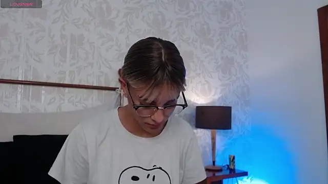 peyton golden1 online show from November 23, 2025, 4:55 am