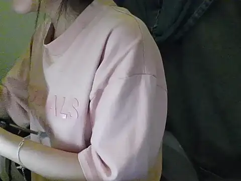 Yin-girl online show from October 8, 2025, 8:20 pm