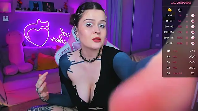 lisa moonlight online show from January 14, 2025, 3:47 pm