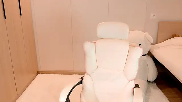 Xueb J online show from December 7, 2024, 9:22 am