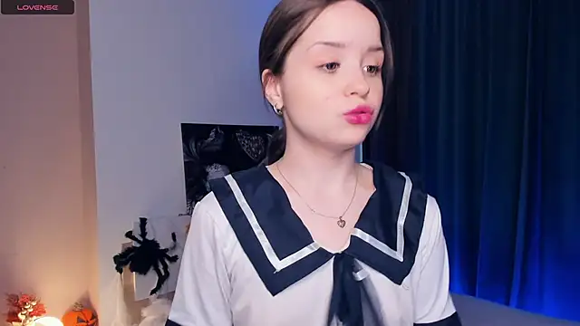 Snapshot of RenetTolken chatting on November 6, 2025, 9:46 am RenetTolken online show from November 6, 2025, 9:46 am