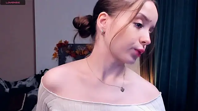 Snapshot of RenetTolken chatting on October 25, 2025, 9:19 am RenetTolken online show from October 25, 2025, 9:19 am