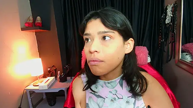 Snapshot of AvaLusty chatting on February 4, 2026, 12:22 pm AvaLusty online show from February 4, 2026, 12:22 pm