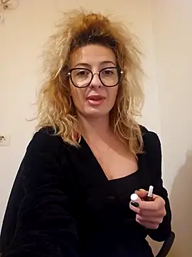 Selenna emma online show from November 24, 2025, 3:01 pm