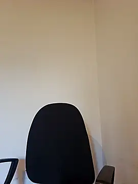 Selenna emma online show from September 18, 2025, 1:03 pm