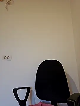 Selenna emma online show from October 1, 2025, 1:37 pm