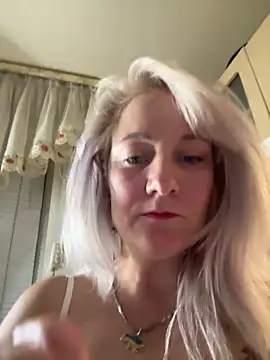 Tina Alev online show from September 10, 2025, 5:34 pm