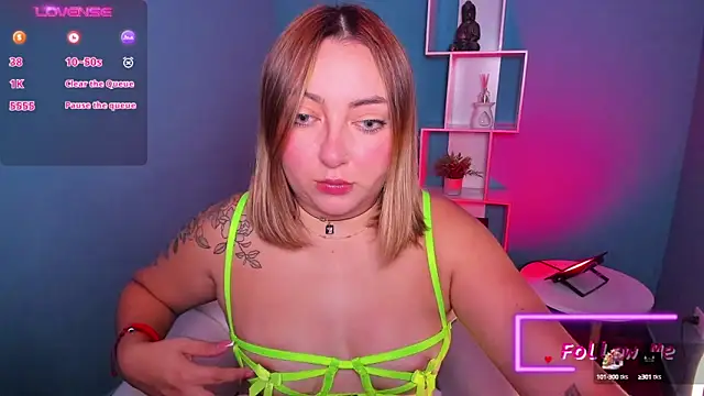 Snapshot of miaawild chatting on February 9, 2025, 1:35 pm miaawild online show from February 9, 2025, 1:35 pm