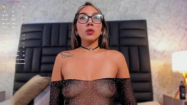 Caro martinezz online show from March 11, 2025, 4:41 am