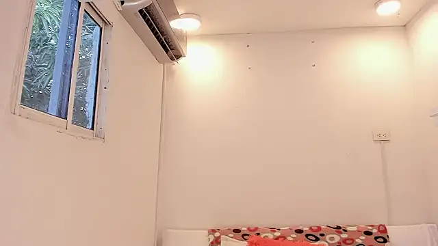 meganrossee69 online show from December 5, 2024, 8:06 pm