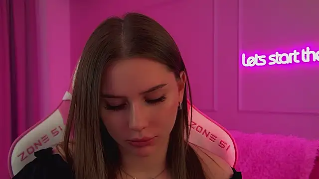 Snapshot of DianaVert chatting on February 5, 2026, 7:53 pm DianaVert online show from February 5, 2026, 7:53 pm