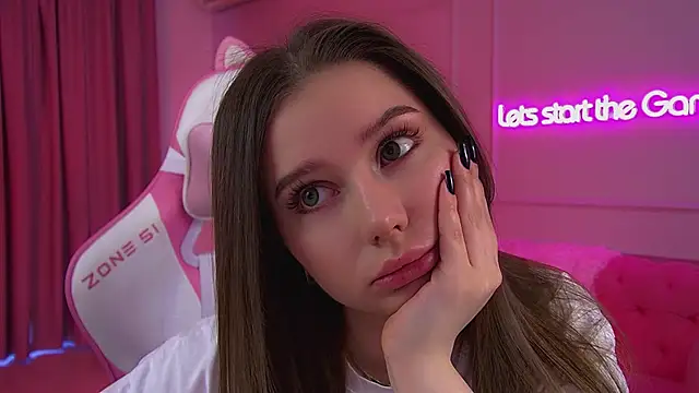 Snapshot of DianaVert chatting on February 18, 2026, 6:22 am DianaVert online show from February 18, 2026, 6:22 am