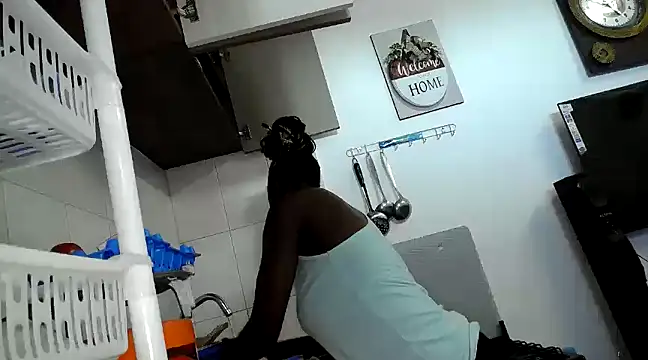 Snapshot of queen-goddess chatting on January 6, 2025, 1:19 pm queen-goddess online show from January 6, 2025, 1:19 pm