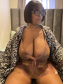 Snapshot of Saggy_areola95 chatting on May 27, 2026, 8:54 am Saggy areola95 online show from May 27, 2026, 8:54 am
