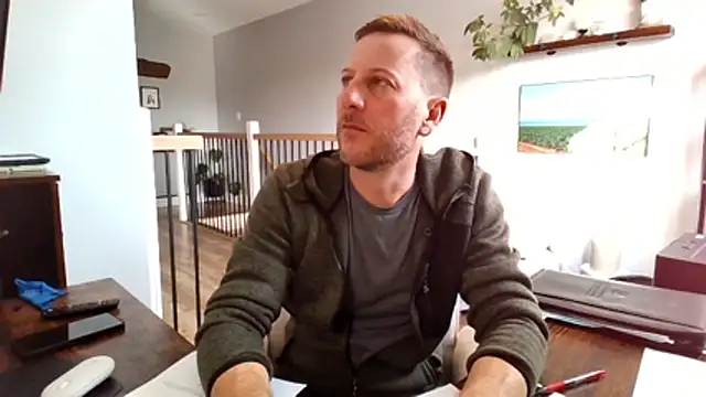 Bigdicktrav902 online show from April 13, 2026, 12:20 pm