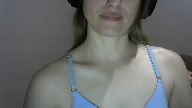 Snapshot of branca18hot chatting on October 21, 2025, 9:25 pm branca18hot online show from October 21, 2025, 9:25 pm