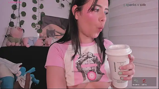 Snapshot of moonliiiight1 chatting on January 17, 2026, 12:04 am moonliiiight1 online show from January 17, 2026, 12:04 am