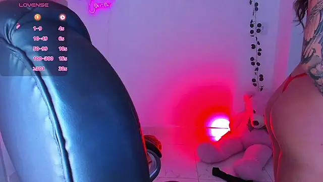 Snapshot of ellarosee_ chatting on March 27, 2026, 6:31 pm ellarosee online show from March 27, 2026, 6:31 pm