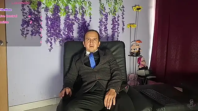 Snapshot of yazfore2 chatting on July 1, 2026, 1:44 pm yazfore2 online show from July 1, 2026, 1:44 pm