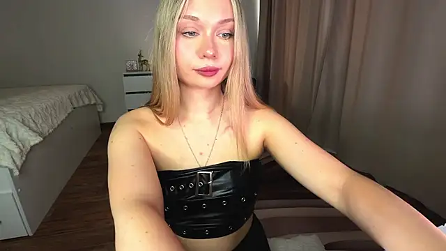 Snapshot of diaanona chatting on June 16, 2026, 3:23 pm diaanona online show from June 16, 2026, 3:23 pm