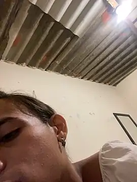 AlexaWarner online show from December 22, 2025, 4:18 pm